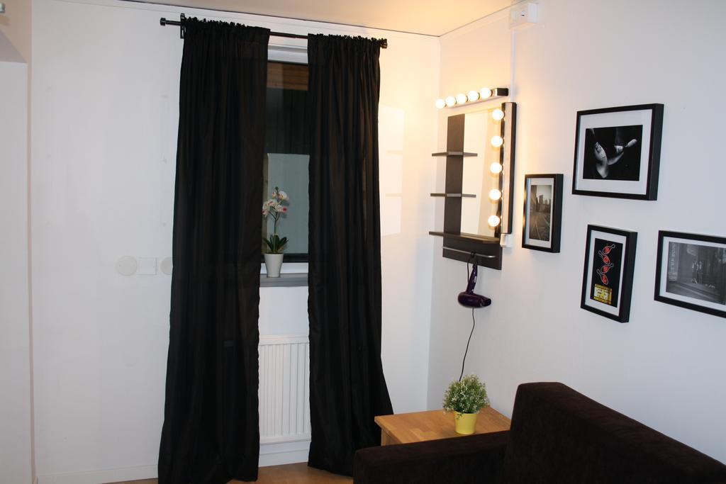 Twin Room with Shared Bathroom - Annex